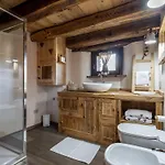 Les Combes By Interhome בקתה