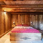 Les Combes By Interhome בקתה