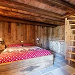 בקתה Les Combes By Interhome